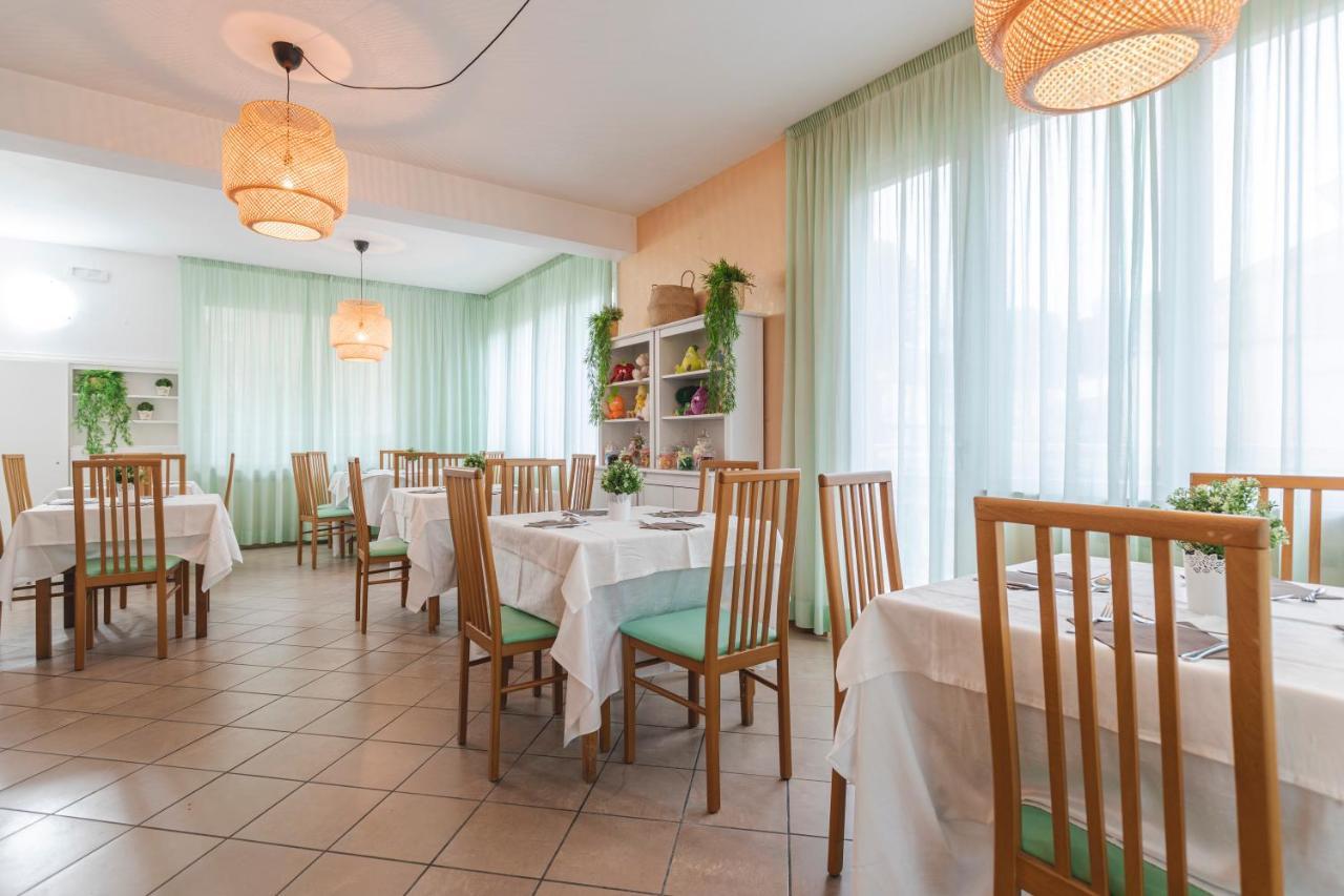 Hotel Clift Cervia Esterno foto